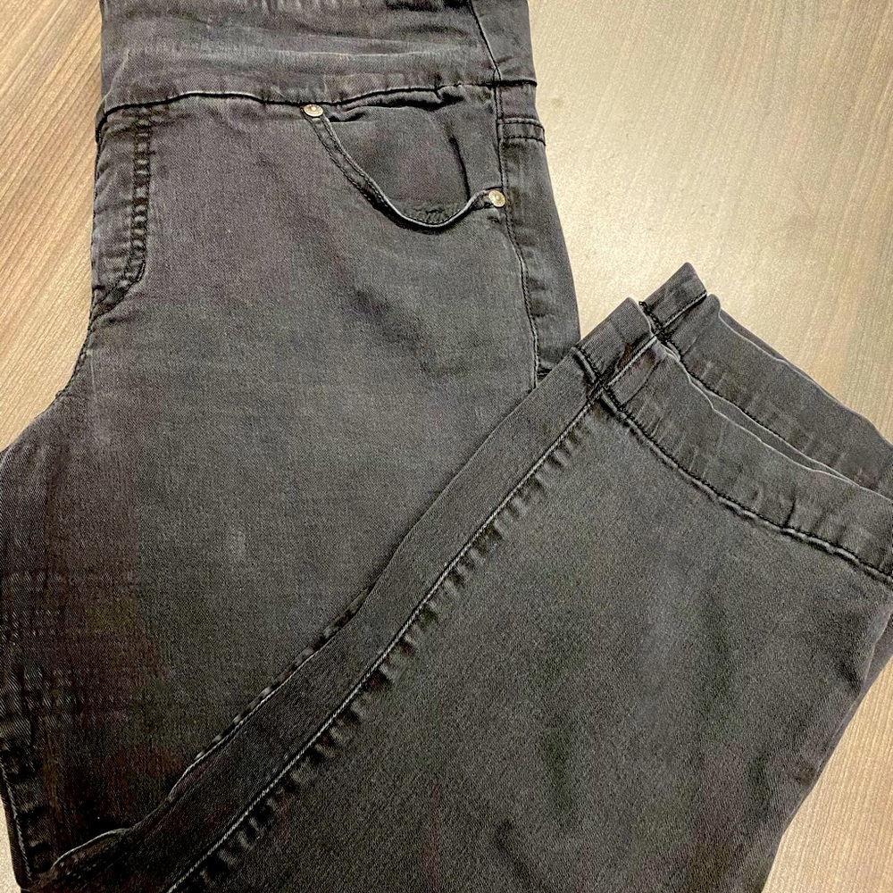 JAG Capri pants size 16